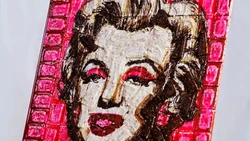 Unik! Seniman Ini Membuat Lukisan Marilyn Monroe Pakai Pastry