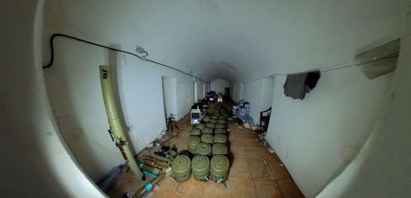 Tangkapan layar menunjukkan apa yang dikatakan tentara Israel sebagai serangan terhadap kompleks bawah tanah Hizbullah di lokasi yang disebut sebagai Rab El Thalathine, Lebanon, dari video selebaran yang dirilis pada tanggal 26 Oktober 2024. Tangkapan layar menunjukkan apa yang dikatakan tentara Israel sebagai serangan terhadap kompleks bawah tanah Hizbullah di lokasi yang disebut sebagai Rab El Thalathine, Lebanon, dari video selebaran yang dirilis pada tanggal 26 Oktober 2024. (Israel Defense Forces/Handout via REUTERS)