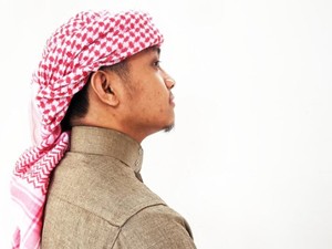 Hukum Memakai Sorban (Imamah) bagi Orang Awam di Indonesia, Apakah Sunnah?