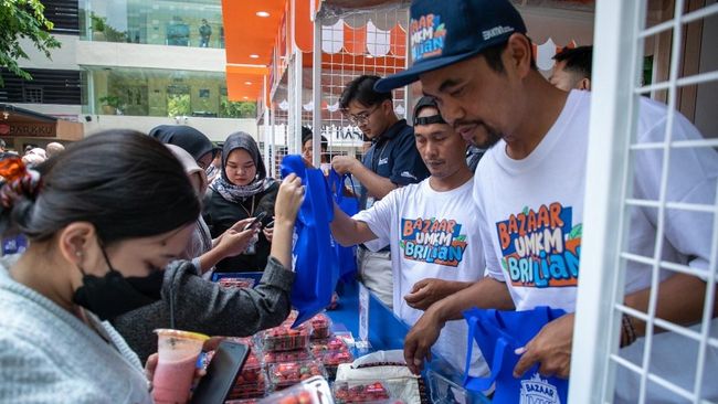 Mengecap Manisnya Bisnis Stroberi dengan Pemberdayaan BRI