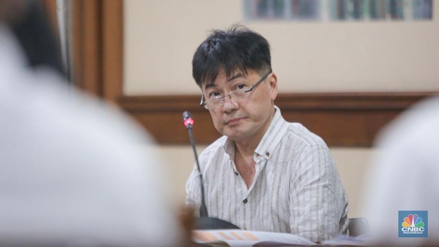 Crazy Suarabaya sekaligus terdakwa kasus dugaan korupsi rekayasa jual beli emas, Budi Said menjalani sidang lanjutan di Pengadilan Tindak Pidana Korupsi (Tipikor), Jakarta, Senin (28/10/2024). (CNBC Indonesia/Faisal Rahman)