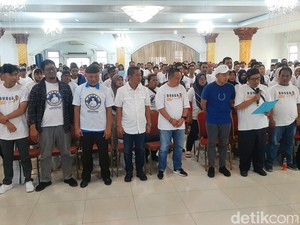 Dukungan Buruh Karawang untuk Pasangan Aep-Maslani