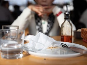Sebaiknya Jangan Lakukan 5 Hal Ini Setelah Makan, Ini Risikonya