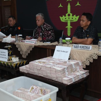 Geger! Kejagung Sita Uang Eks Pejabat MA Hampir Rp 1 T dan Emas 51 Kg