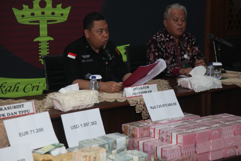 Kejagung. Kejaksaan Agung (Kejagung) melalui Tim Penyidik Jaksa Agung Muda Bidang Tindak Pidana Khusus (Jampidsus) melakukan penangkapan terhadap Zarof Ricar selaku mantan pejabat Mahkamah Agung. (Ist/HO via CNBC Indonesia)