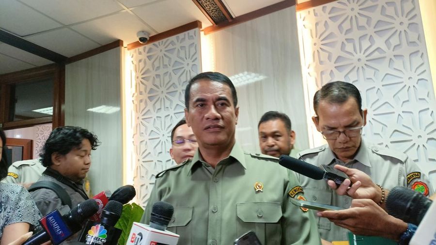 Menteri Pertanian Amran Sulaiman mengungkapkan bahwa telah melakukan pemecatan terhadap seorang pejabat eselon II di Kementerian Pertanian. (վ/Ferry Sandi)