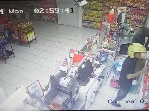 Aksi Santuy Duo Maling Kuras Barang di Minimarket Tasikmalaya