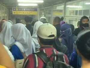 Seng Nyangkut Sudah Ditangani, Perjalanan KRL Arah Citayam Direkayasa
