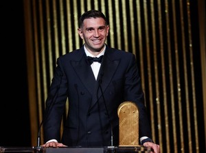 Emiliano Martinez Jadi Kiper Terbaik Lagi, Menangi Yashin Trophy 2024
