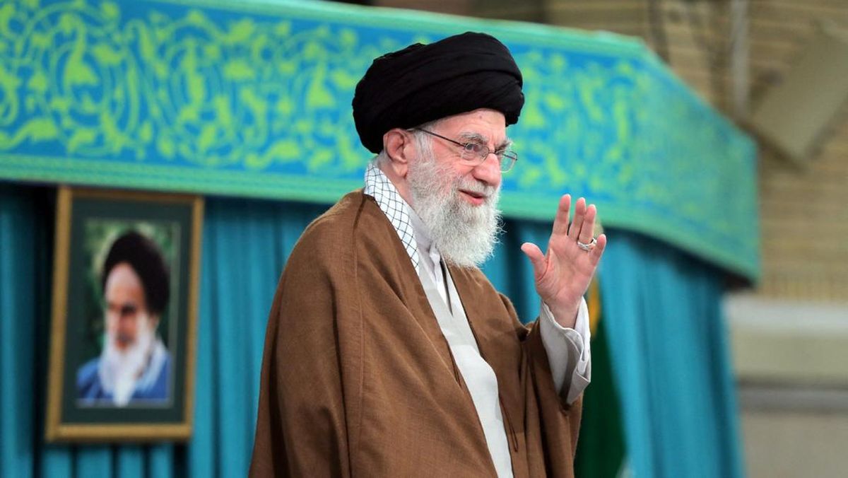 Khamenei Klaim Kemenangan Perang Atas Israel, Sebut Hal Ini ke Trump!