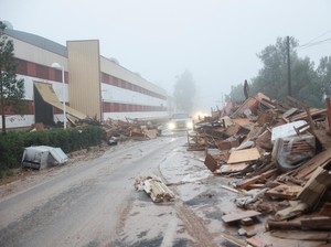Banjir Bandang Landa Valencia, Mantan Pebalap MotoGP Terpaksa Tidur di Mobil