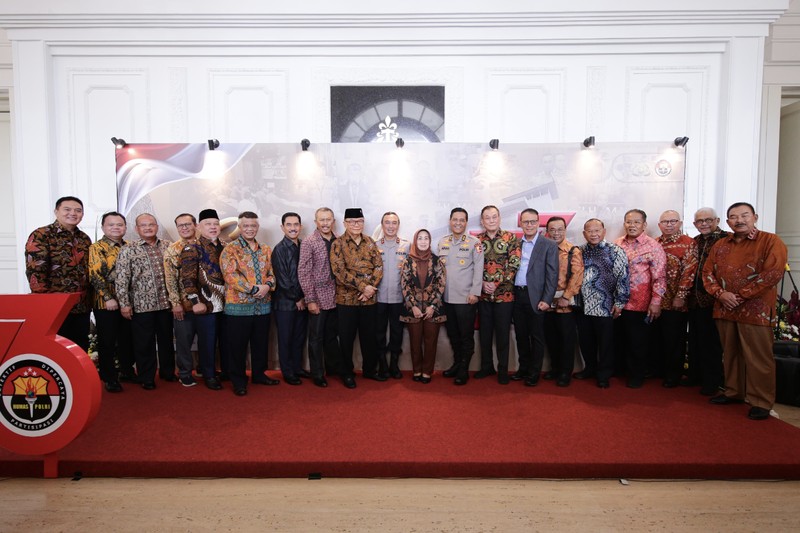 Divisi Humas Polri menggelar sarasehan bersama para Kadivhumas terdahulu, sejumlah pimpinan media, dan para wartawan. Sarasehan itu dalam rangka syukuran Hari Jadi Humas Polri ke-73 di The Tribrata, Jakarta. (Dok: Humas Polri)