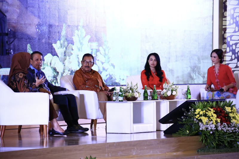 Divisi Humas Polri menggelar sarasehan bersama para Kadivhumas terdahulu, sejumlah pimpinan media, dan para wartawan. Sarasehan itu dalam rangka syukuran Hari Jadi Humas Polri ke-73 di The Tribrata, Jakarta. (Dok: Humas Polri)
