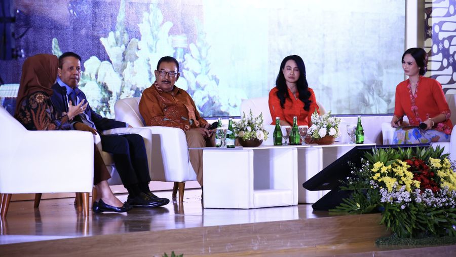 Divisi Humas Polri menggelar sarasehan bersama para Kadivhumas terdahulu, sejumlah pimpinan media, dan para wartawan. Sarasehan itu dalam rangka syukuran Hari Jadi Humas Polri ke-73 di The Tribrata, Jakarta. (Dok: Humas Polri)