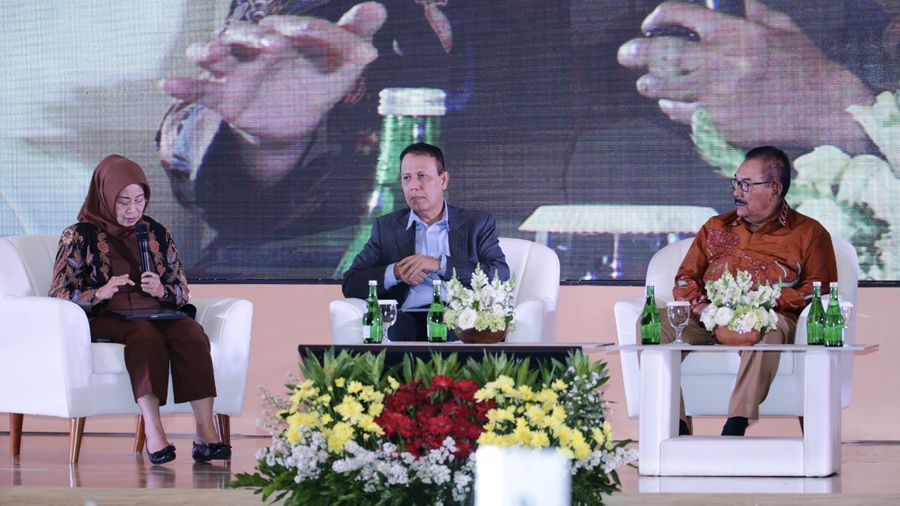 Divisi Humas Polri menggelar sarasehan bersama para Kadivhumas terdahulu, sejumlah pimpinan media, dan para wartawan. Sarasehan itu dalam rangka syukuran Hari Jadi Humas Polri ke-73 di The Tribrata, Jakarta. (Dok: Humas Polri)
