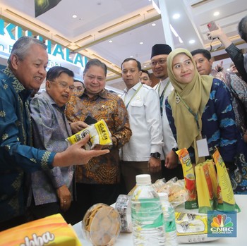 Ramai UMKM Unik Mejeng di Indonesia Sharia Economic Festival 2024