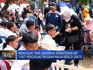 Video: KKP Rayakan Hari Jadi Dengan Bagikan Makan Bergizi Menu Ikan