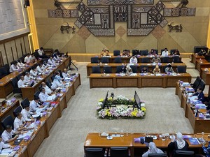 Menaker-Wamenaker Rapat Perdana di Komisi IX DPR, Nasib Sritex Dibahas