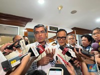 Menaker Kasih Bocoran Terbaru, Pengumuman UMP 2025 Batal Besok?