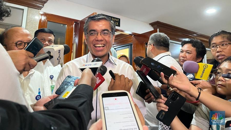 Menaker Yassierli. (CNBC Indonesia/Rindi Salsabilla)