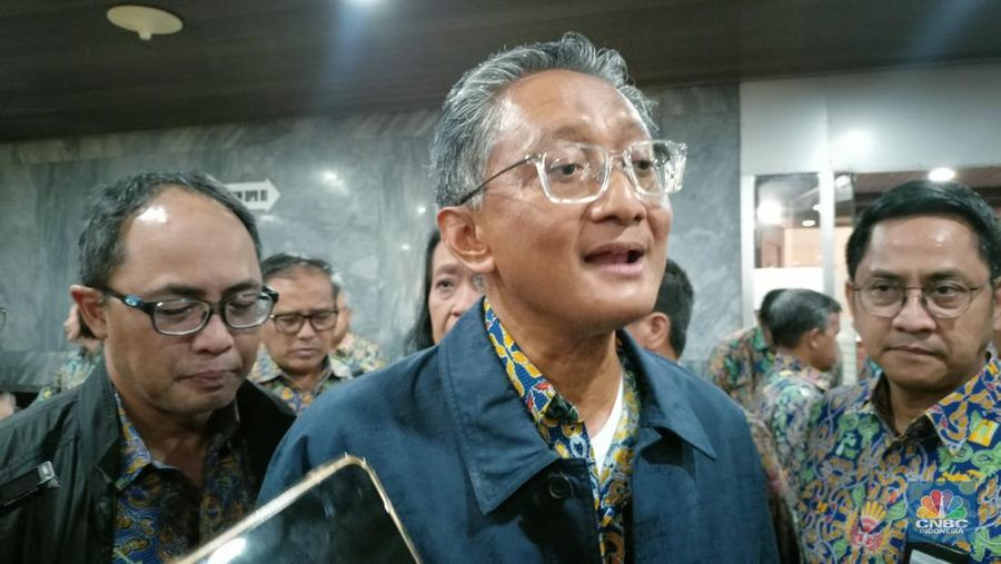 Menteri Pekerjaan Umum Dody Hanggodo saat rapat kerja dengan Komisi V di Gedung DPR, Rabu (30/10/2024). (CNBC Indonesia/Ferry Sandi)
