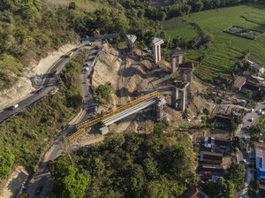 Poros Maros-Bone Ditutup Besok Imbas Proyek Jalan Layang di Tompo Ladang