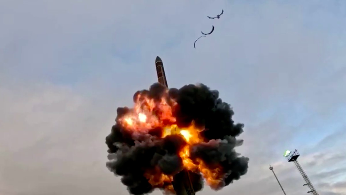 Pertempuran Memanas: Rusia Tanggapi Serangan Rudal AS-Inggris dengan ICBM Mematikan!