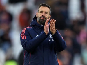 Van Nistelrooy Berharap Dipertahankan MU