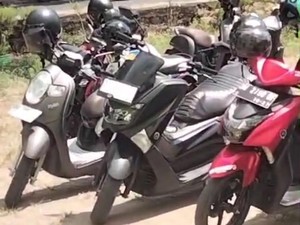 Mahasiswa Unipol Soppeng Dipanggil Dosen gegara Stiker Paslon Sukses di Motor