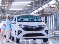 Pabrik Daihatsu Terbesar di RI, Ternyata Dalamnya Mirip 'Dunia Robot'