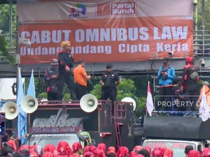 Video: Demo Buruh di MK Hingga Kim Jong Un Tembak Rudal Balistik Baru