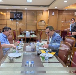 Prabowo Makan Padang Bareng Kang Emil, Diskusi Banyak Hal Termasuk IKN