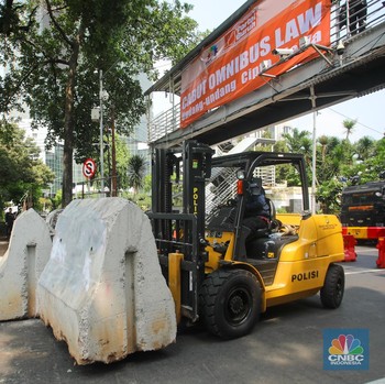 Hindari! Ruas Jalan Ini Ditutup Polisi, Buruh Mau Demo Besar-besaran