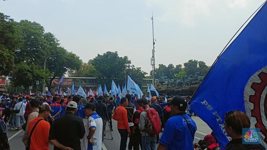 Kalangan buruh dari Konfederasi Serikat Pekerja Indonesia (KSPI) meminta bantuan Presiden Prabowo Subianto untuk mencabut Undang-Undang Cipta Kerja atau Omnibus Law khususnya di kluster Ketenagakerjaan jika gugatan MK tidak dikabulkan. (²©²ÊÍøÕ¾/Ferry Sandi)