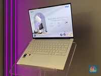 Harga Asus Zenbook S 14 OLED di RI, Cek Spek Laptop AI Super Tipis