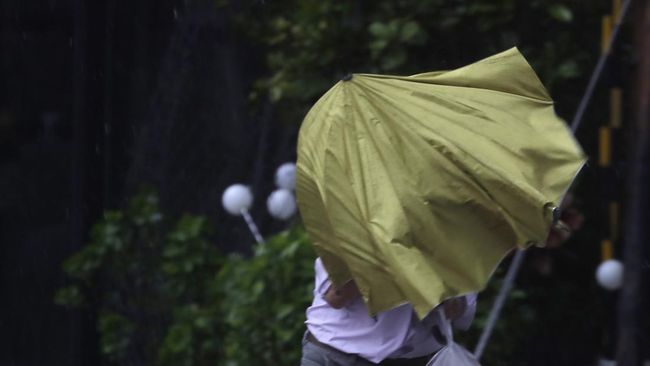 Sejumlah Negara Asia Diterjang Badai Topan, RI Panas Mendidih