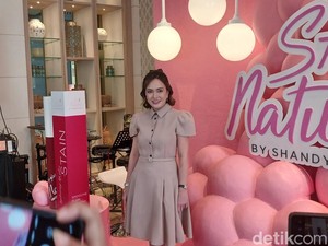 Cara Shandy Aulia Menjaga Kecantikan