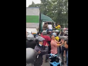 Sopir Truk Ugal-ugalan Diamuk Massa, Jangan Main-main Sama Risiko Tabrak Lari!
