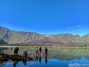Gunung Rinjani Jadi Percontohan Taman Nasional Nol Sampah di Indonesia
