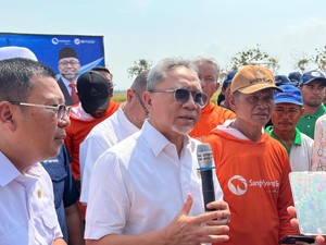 Zulhas Tinjau Sawah di Subang, Temukan Masalah Bibit-Pupuk Subsidi