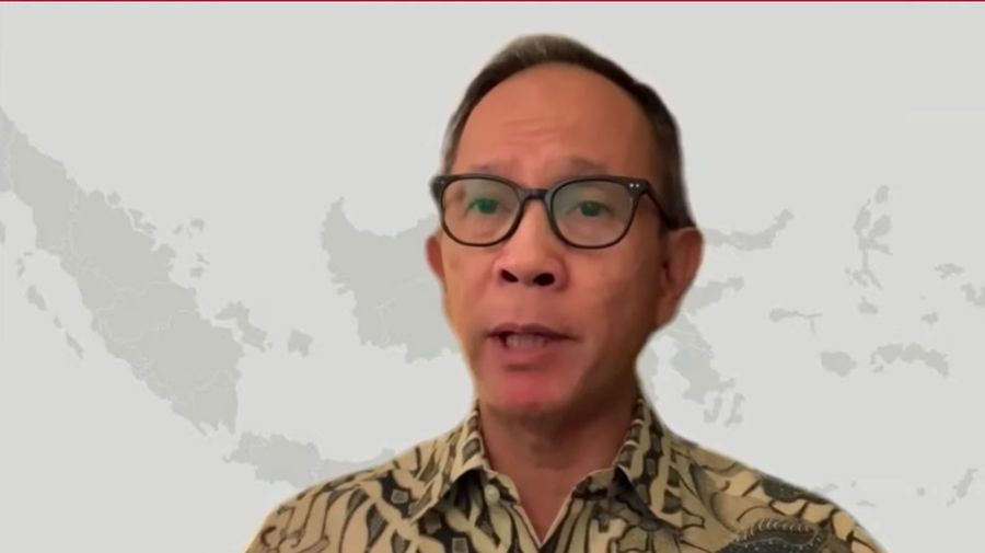 Ketua Dewan Komesaris Otoritas Jasa Keuangan (OJK), Mahendra Siregar dalam Konferensi Pers Asesmen Sektor Jasa Keuangan dan Kebijakan OJK Hasil RDKB Oktober 2024 pada Jumat (1/11/2024). (Tangkapan Layar Youtube Otoritas Jasa Keuangan)
