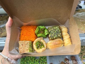 Cicip Baklava Kaki Lima Viral di Kalibata, Harga Mulai Rp 5 Ribu!