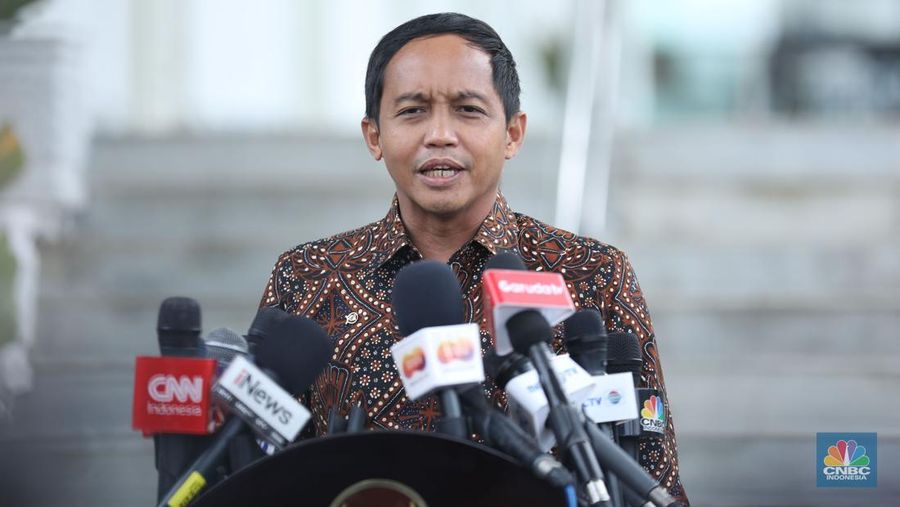 Menteri Kehutanan Indonesia Raja Juli Antoni di Istana Negara, Jakarta (CNBC Indoesia/Tri Susilo)