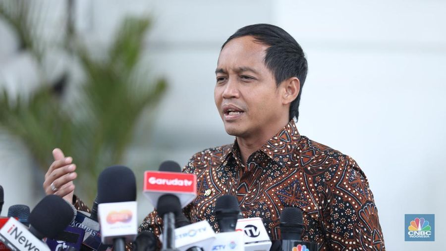 Menteri Kehutanan Indonesia Raja Juli Antoni di Istana Negara, Jakarta (CNBC Indoesia/Tri Susilo)