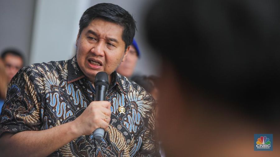 Menteri Perumahan, Maruarar Sirait menghadiri acara Open House Rusunawa Pasar Rumput di Jakarta, Jumat (1/11/2024). (CNBC Indonesia/Faisal Rahman)