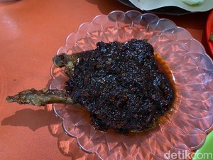 7 Nasi Bebek Bumbu Hitam di Jakarta yang Lezatnya Juara!