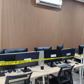 Penampakan Markas Pegawai Komdigi Tersangka Judi Online di Bekasi