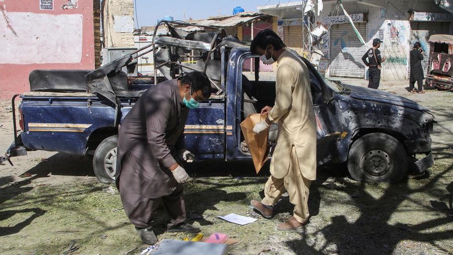 Serangan bom terjadi di dekat sebuah sekolah putri di Pakistan barat dan menewaskan tujuh orang, termasuk lima anak-anak. Serangan bom ini menargetkan para polisi yang mengawal para petugas vaksinasi polio pada hari Jumat (1/11/2024). (Tangkapan Layar Video Reuters/)