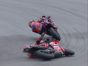Bagnaia Jatuh di Momen yang Tidak Tepat