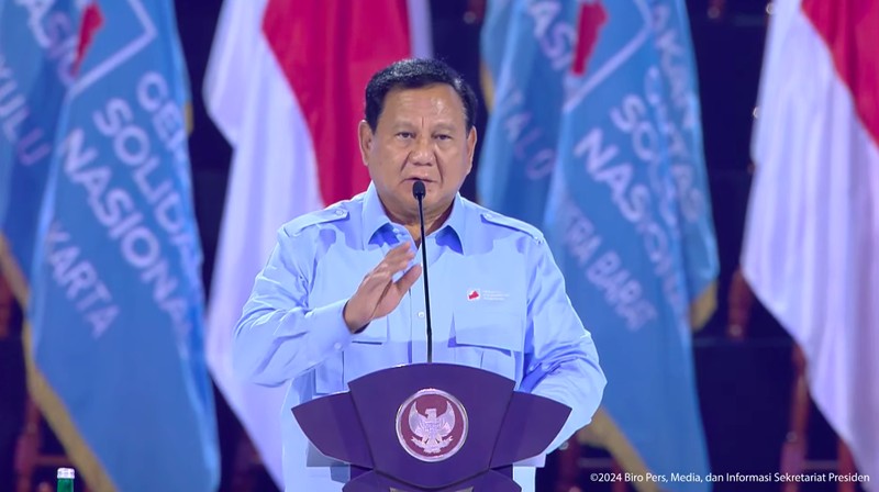 Ribuan pendukung Presiden Prabowo Subianto terlihat mulai memadati kawasan Gelora Bung Karno (GBK) pada Sabtu (2/11/2024), untuk menghadiri deklarasi Gerakan Solidaritas Nasional (GSN) di Indonesia Arena. Ribuan pendukung Presiden Prabowo Subianto terlihat mulai memadati kawasan Gelora Bung Karno (GBK) pada Sabtu (2/11/2024), untuk menghadiri deklarasi Gerakan Solidaritas Nasional (GSN) di Indonesia Arena. (CNBC Indonesia/Verda Nano Setiawan)